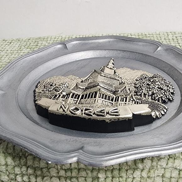 VTG Norway Norge Souvenir Wall Plates Lot  2 PZ Pewter & Porcelain Nordic Decor - Picture 7 of 10